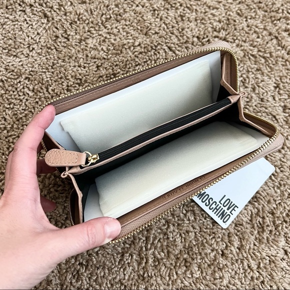LOVE MOSCHINO genuine leather beige nude full size zipper wallet - Picture 6 of 9